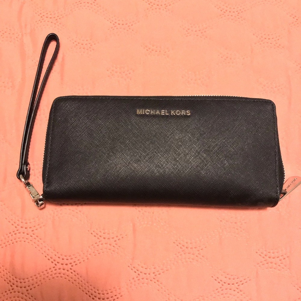 Michael Kors Wristlet/ Wallet